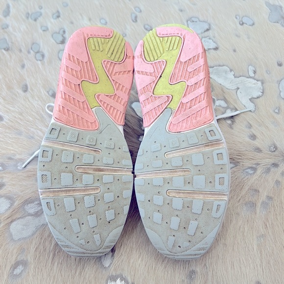 Multi colored cool toned Nike Air Max girls size 4.5 - Picture 3 of 5